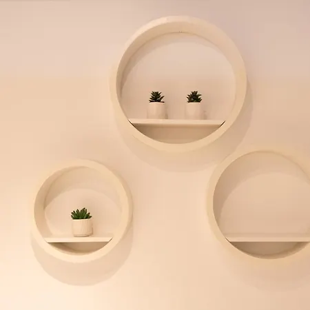 Flat 27 Apartment *